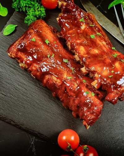 SMOKED PORK RIBS WITH BARBECUE SAUCE