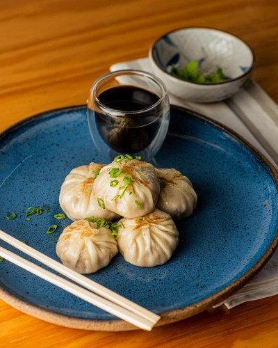 GYOZA WITH SWINE RUMP AND TARÊ SAUCE