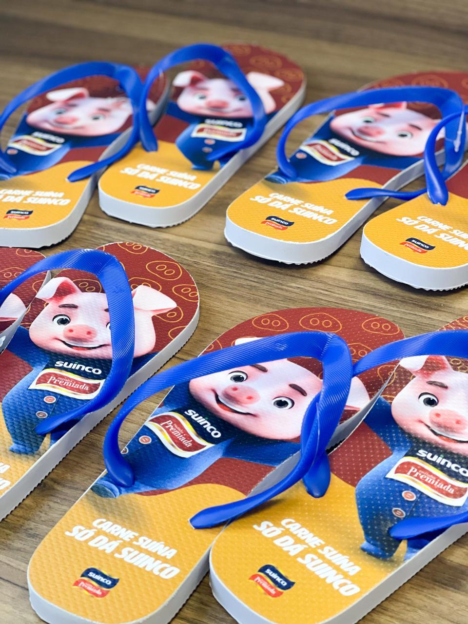 Projeto ESG da Suinco transforma botas industriais em chinelos sustentáveis 